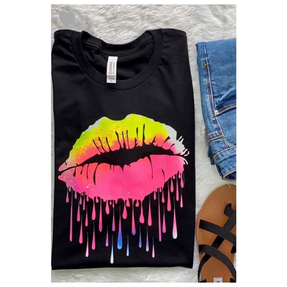 Neon Lips 👄💋💖😎 t-shirt